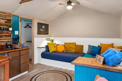 Image de Moon Dance Tiny Home - Our Newest Rrg Glamping Cabin