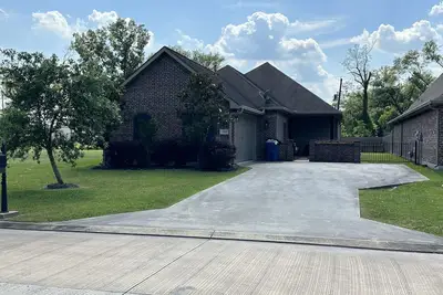 Image de Quiet Private Home - Centrally Located in Sulphur