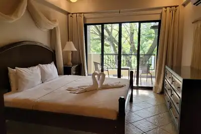 Image de 4th floor Apartment - 2 minutes walking distance to the beach!