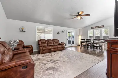 Image de Beautifully updated Se Boise home close to downtown, airport & sight seeing!