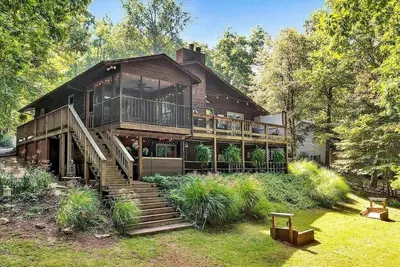 Image de Lakefront Paradise - Hot Tub, Game Rm, Kayaks, Dock