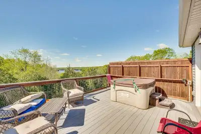 Image de Lake-View Kentucky Getaway w/ Resort Amenities!