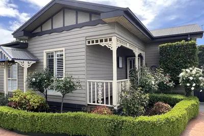 Image de Blacksmiths Lane 2 Bedroom\nGorgeous ultra clean 2 Bedroom/2 Bathroom cottage.