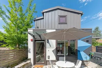 Image de Bright Modern Guesthouse With A/C in Central Vancouver