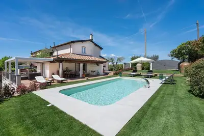 Image de Magnifique maison de vacances privée avec piscine privée, Wifi, climatisation, Tv, balcon