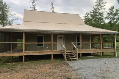 Image de New Rustic Home Near State Dock