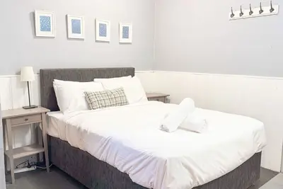 Image de Kirkwood 4a country style studio.