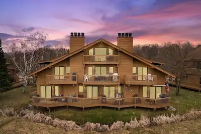 Image de Winter Adventure Retreat - Ski Views, New King Beds, Fully Loaded Kitchen!