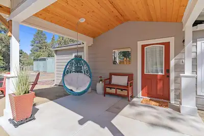 Image de Cute, Quiet & Private Bungalow - Newly Remodeled
