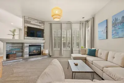 Image de Family Friendly Game House Bbq Pool Table Tahoe