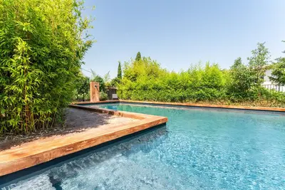 Image de Mas Provençal Luberon, maison mitoyenne avec piscine partagée, 2 terrasses privées