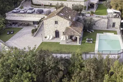 Image de Villa Ă Croci Di Calenzano avec 4 chambres Ă coucher, 10 couchages