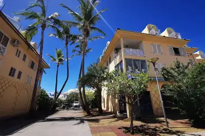 Image de Appt \"Mosaïque\" au pied du lagon de l'Ermitage