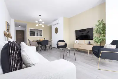 Image de Fabuleux appartement penthouse boutique de 2 chambres sur le terrain de golf