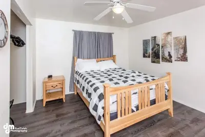 Image de Bright, Remodeled 3 Bedroom/2 Bathroom Unit w/wifi