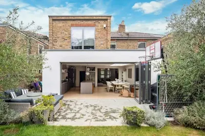 Image de Spacious & Stylish Family Home With Lovely Garden