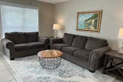 Image de Get-Away on Wayland Cozy Cottage