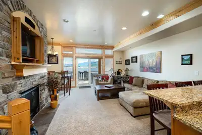 Image de Lakeside Lodging | Lake Views | Hot Tub (Ls65)