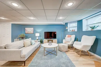 Image de Centrally Located Swedish Design Andersonville 2bd by AllSet Turnover