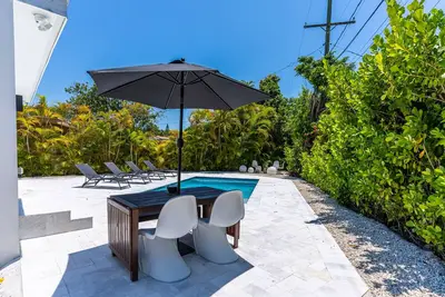 Image de Miami Pool Villa. 5 min drive-> Brickell