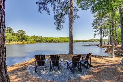 Image de Lakefront Oconee Vacation Rental w/ Patio & Views!