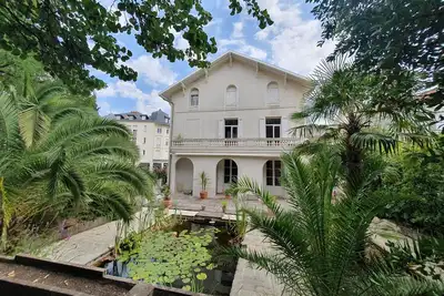 Image de 130 m plage de Royan Pontaillac appartement de charme (demeure historique 1871)