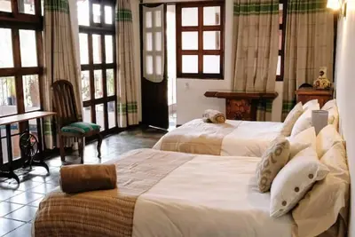 Image de Sunshine House with majestic views!