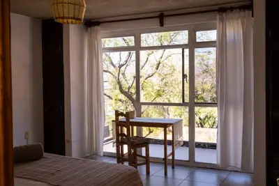 Image de Spacious artsy home with fast WiFi