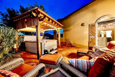 Image de Tuscan Villa Outdoor Living, Jacuzzi & Gym