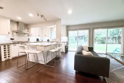 Image de Luxury 4 Bedroom 3 bath Private Home near Mda, Tmc and Nrg