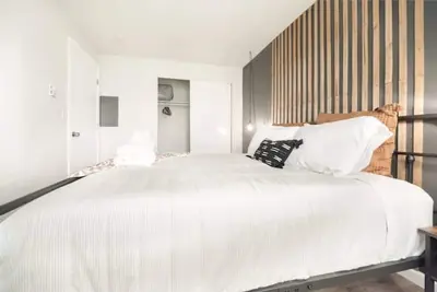 Image de Comfy and serene.