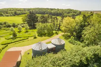 Image de Extraordinarily converted grain stores - The Silos