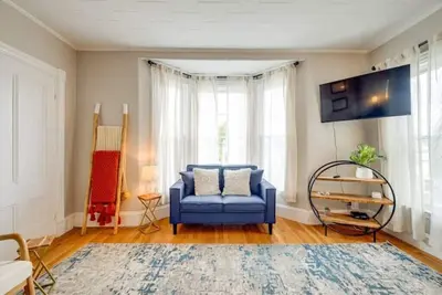 Image de Modern 3br - W/D + Parking - Near Portland