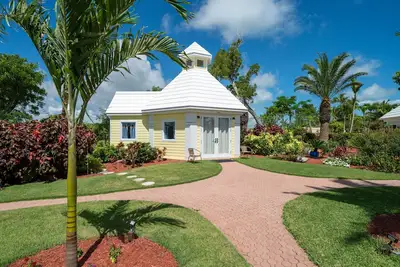Image de The Lighthouse; Private Villa within a Luxurious Estate near world-class fishing