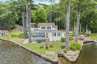 Image de Lake House in Sturbridge w/All the Views!