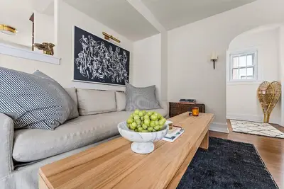 Image de \"Luxe Leisure\" at Logan by Roxy Rentals