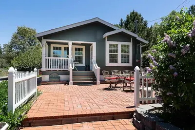 Image de Weber's Woods Cabin- Summer special. Everything for a fun mountain getaway