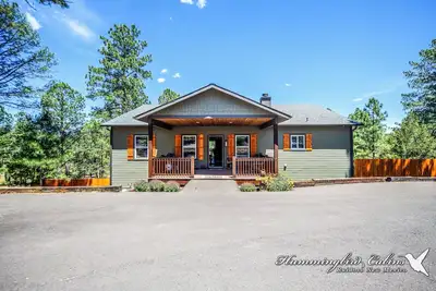 Image de \"By God's Grace\" 'unique, modern home w/ hot tub in the mountains!