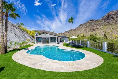 Breezy 3br | Private Pool + Chef’s Kitchen + More