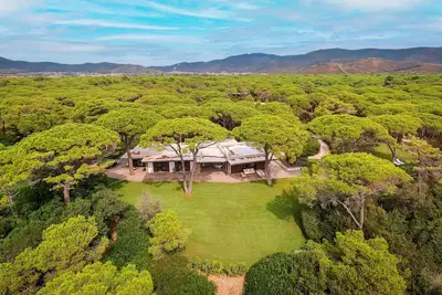 Image de Villa Ă Roccamare avec 8 chambres Ă coucher, 16 couchages