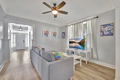 Image de Sleeps 8 + Brand New * Nicely Remodeled