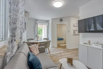 Image de Kestenova / Two-Bedroom App with Balcony No. 4
