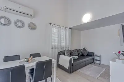 Image de Kestenova / Two-Bedroom App with Balcony No. 5