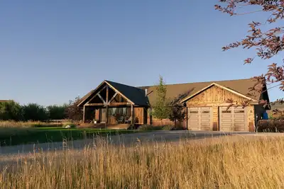 Image de Upscale Cabin Retreat\n6-bedroom, Gourmet Kitchen, King Suites, Teton Vistas