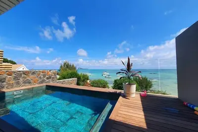 Image de Luxury Villa Beachfront & Private Pool - Jolly's