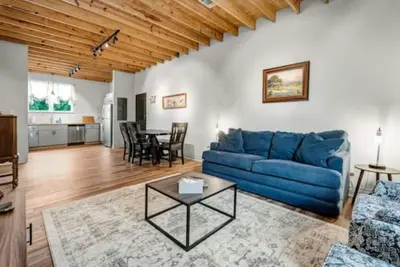 Image de 5-Star 2br: Clean, Comfy, SuperHost Hospitality