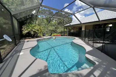 Image de Cozy 4br Home w/ Solar heated Pool, Bbq, & Bonfire