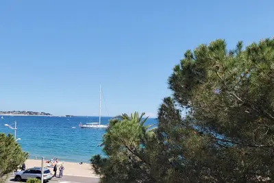 Image de Le Capitole Studio 27m2 vue mer climatisé avec balcon et parking privatif sécurisé à 30m à pied de la plage et de Port Fréjus