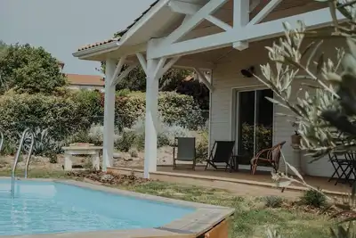 Image de Maison avec piscine et belle vue sur la campagne