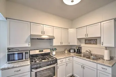 Image de Quiet & Comfortable 2 Bed Corporate Near 80/94 A Richard St Main Floor